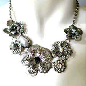 Fashion Silver Color Flower and Bead Necklace 16"